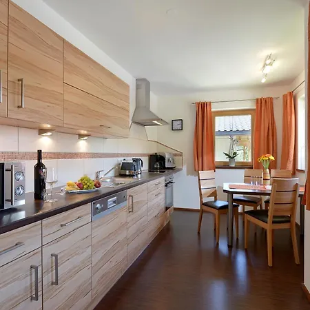 Angelika Tomann Apartment *
